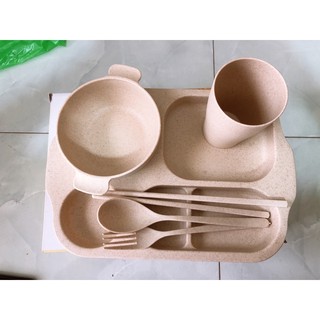 Bộ bát ăn dặm 6 chi tiết.