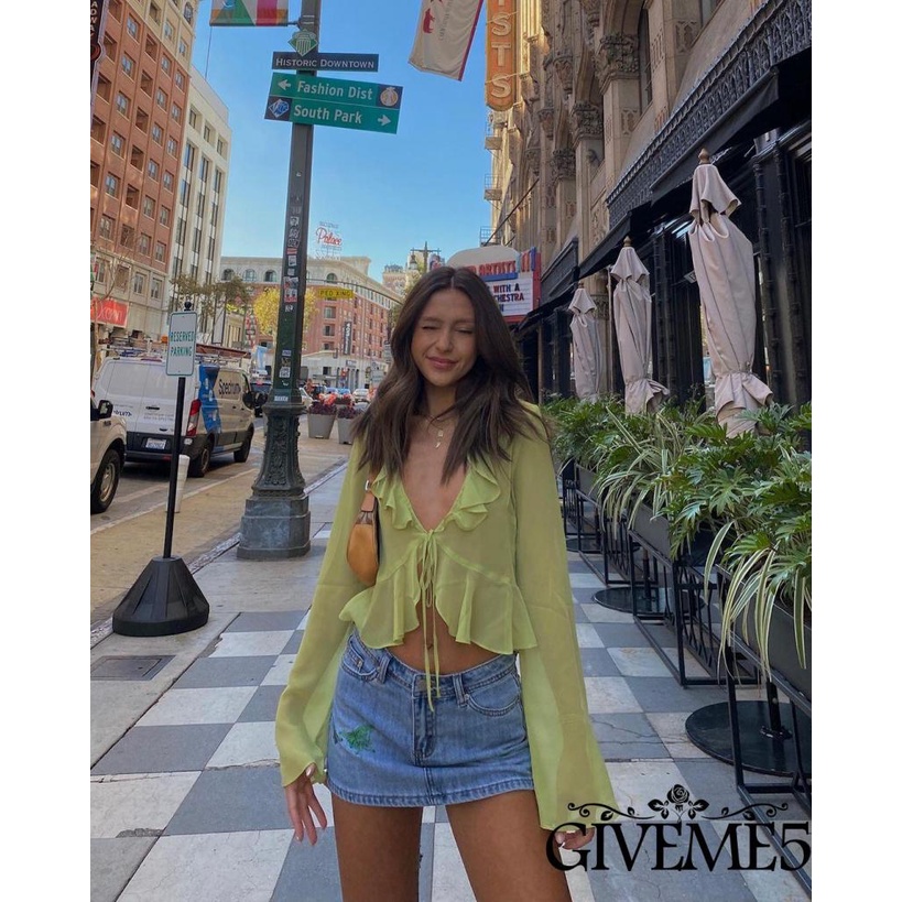 Áo Croptop Tay Loe Dài Cổ Chữ V Xẻ Sâu Gợi Cảm Cho Nữ