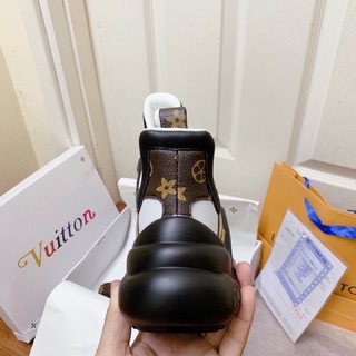 Giày L.V đen vàng lai au cao.cấp ( full box + free ship )