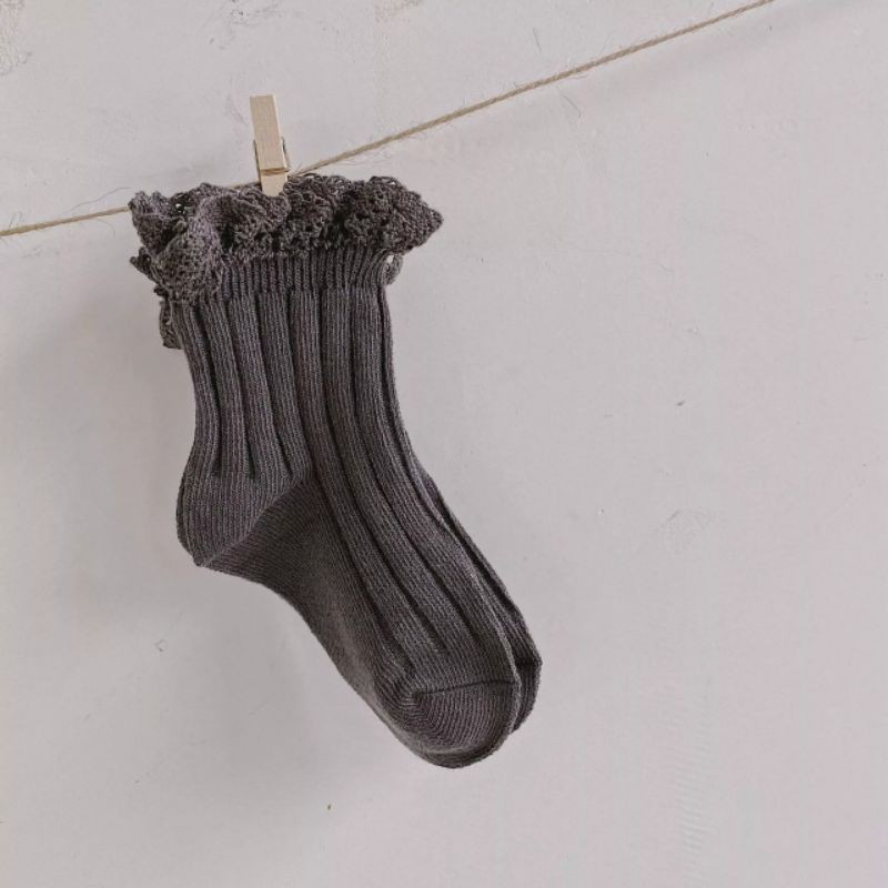 Tất phối ren cổ cao xuất Hàn cho bé gái