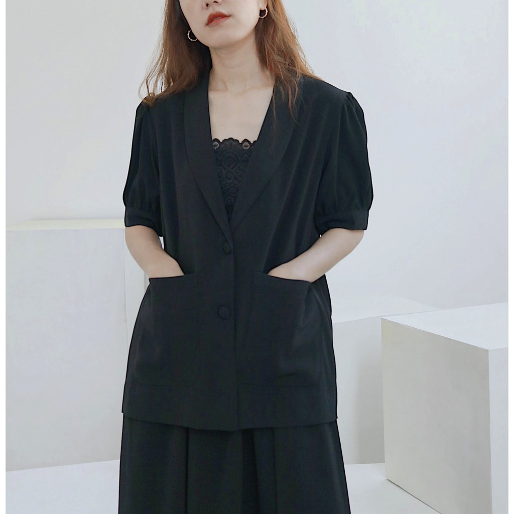 Chicka Chicka - Áo Silk short sleeve blazer - Black | BigBuy360 - bigbuy360.vn