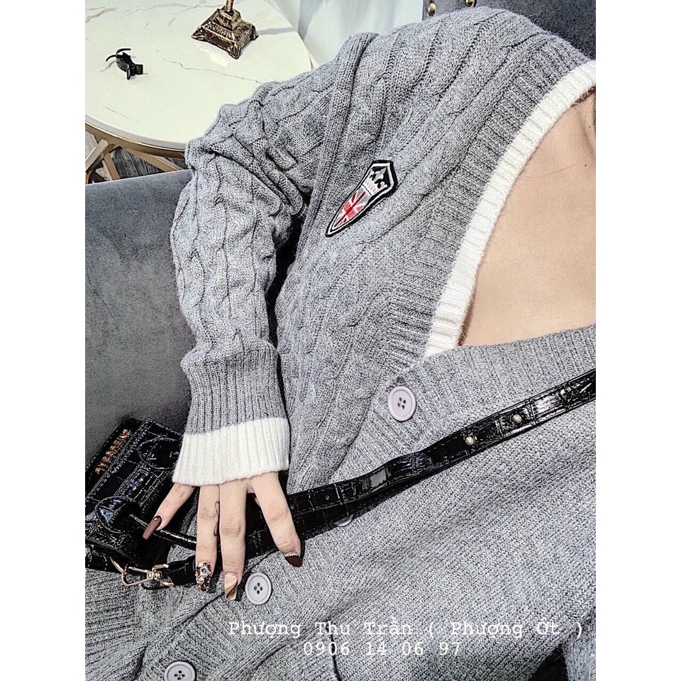 Áo khoác cardigan nữ, áo khoác form rộng nữ huy hiệu ngực kẻ tay cá tính chất len dày mặc ấm phom oversize xinh xắn | BigBuy360 - bigbuy360.vn