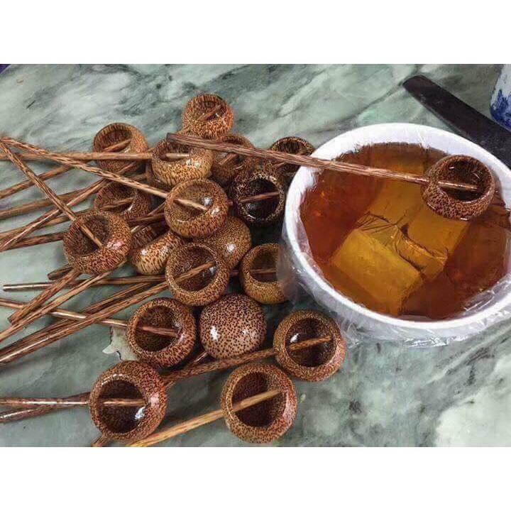 Gáo Dừa múc Rượu br00379