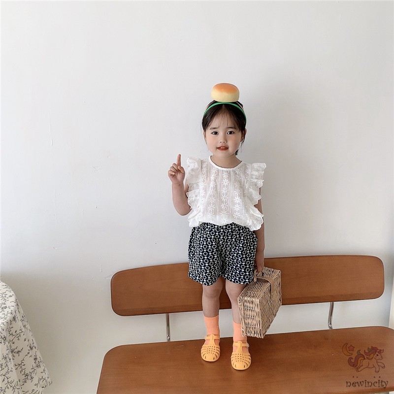 Set Áo Sát Nách Cổ Tròn Phối Ren Hoa + Quần Ngắn Cho Bé Gái