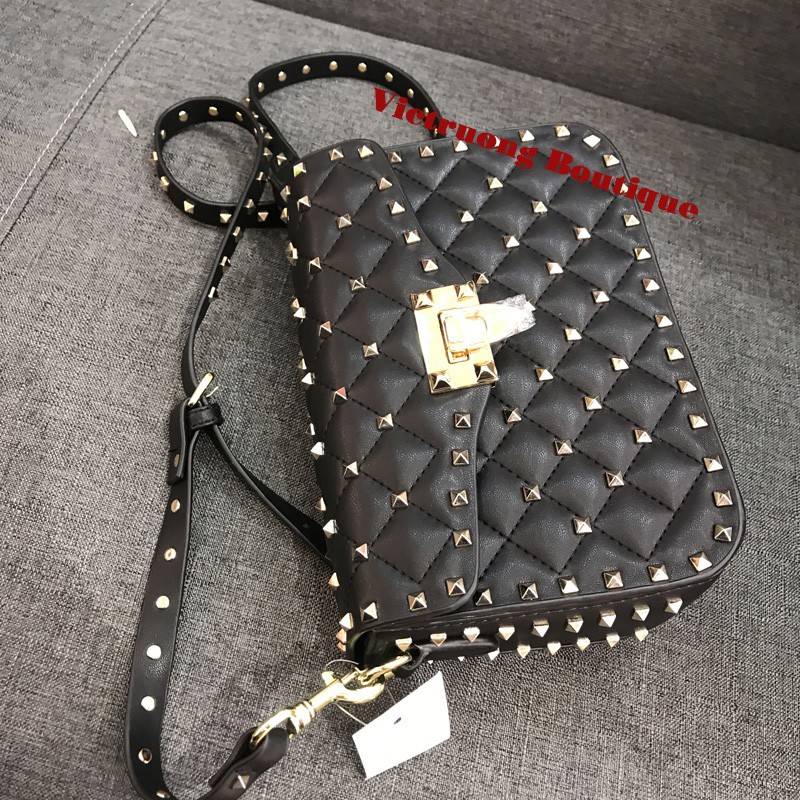 Túi xách đinh tán kim cương