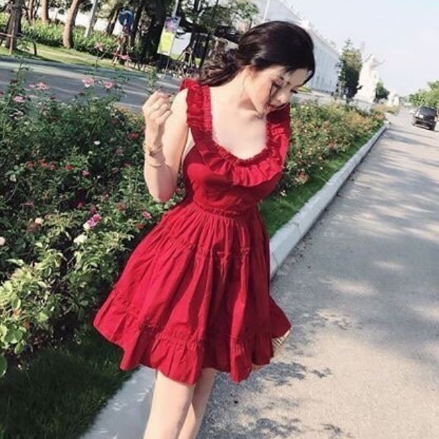 Đầm voan nhún bèo cổ