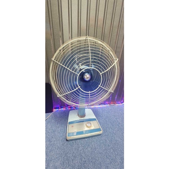 Quạt nội địa Nhật Hitachi cánh 30cm toàn thân sắt giá 2tr