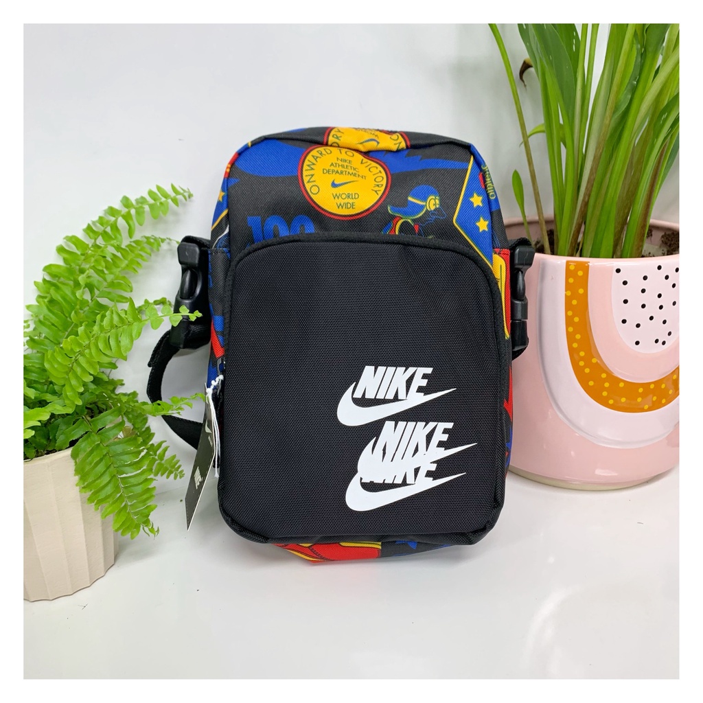 Túi Ni.Ke Đeo Chéo Màu Nổi Bật 4 Mẫu Lựa Chọn