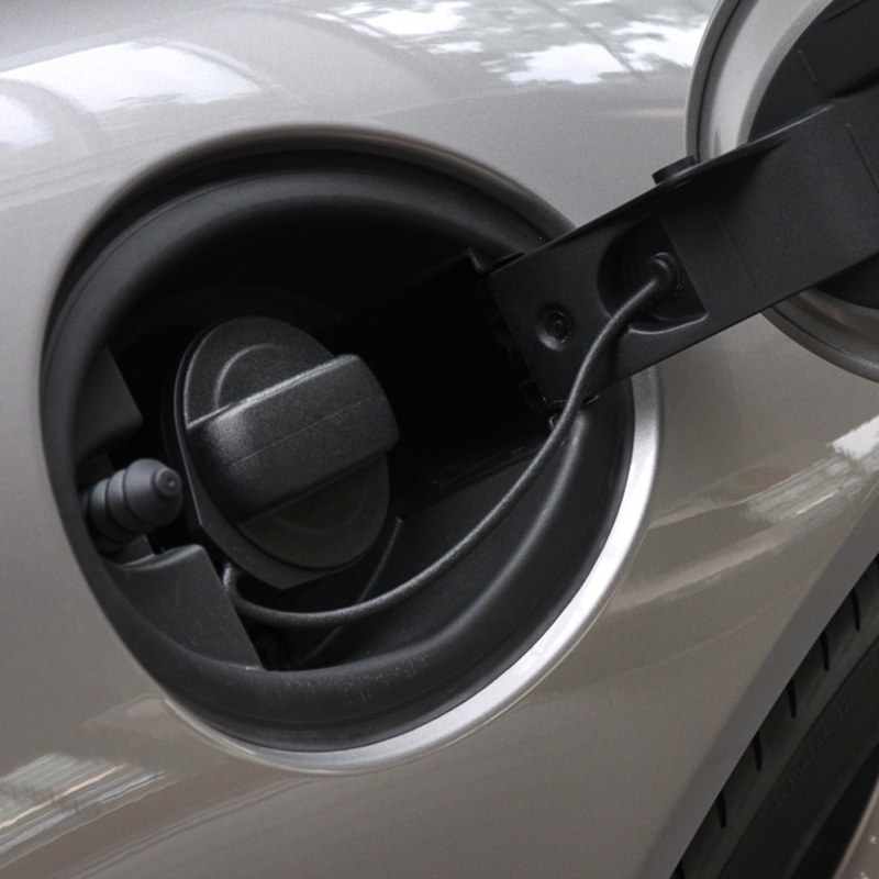 Nắp đậy bình xăng có dây cáp cho BMW
