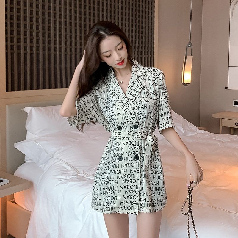Áo khoác blazer tay ngắn in chữ thời trang mùa hè phong cách hàn quốc dành cho nữ | BigBuy360 - bigbuy360.vn