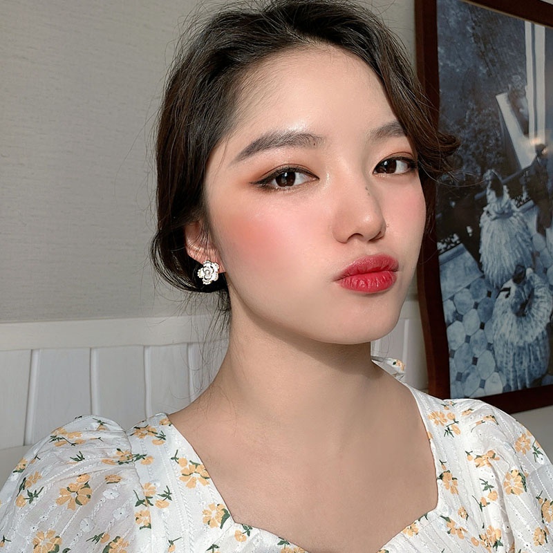 Bông tai hoa trà thanh lịch phong cách Hàn Quốc