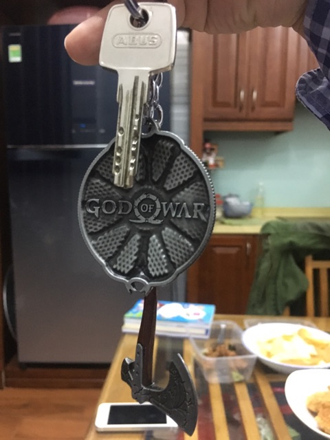 Bộ sản phẩm: Cây rìu Leviathan Axe và Tấm khiên - Móc lưu niệm God of War game PS4