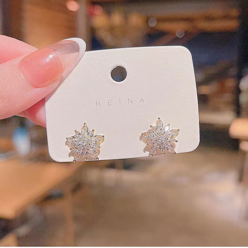 Khuyên Tai Hình Hoa Đính Đá Pha Lê Lấp Lánh Sang Trọng