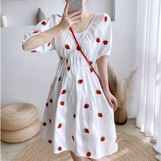 Đầm dâu cổ V tùng xoè