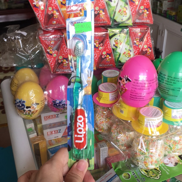 Bàn chải đánh răng trẻ em lipzo