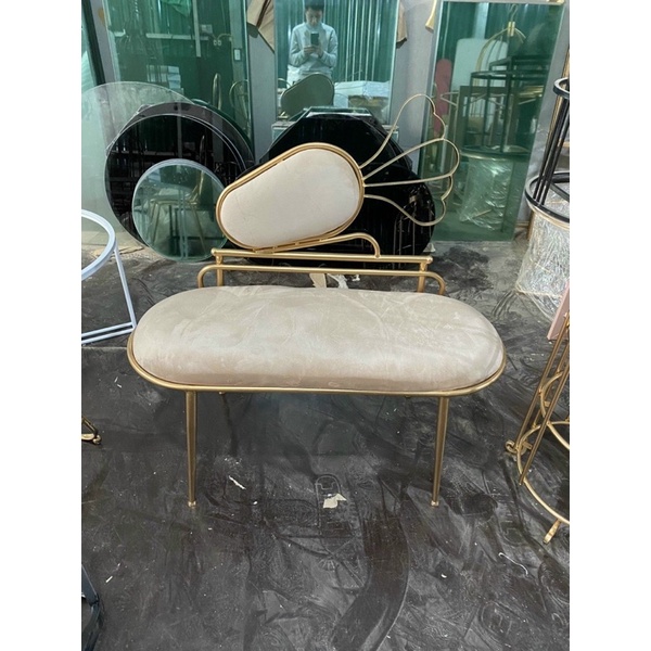 Ghế decor kiêm kệ dép