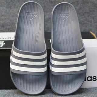 Dép Adidas Duramo màu xám sọc trắng
