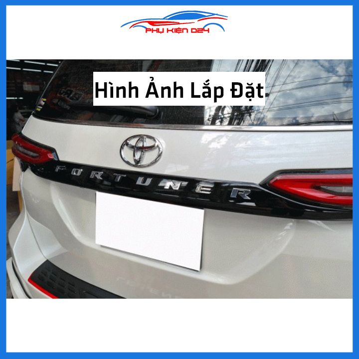 Ốp tay cốp sau có đèn led Fortuner 2017-2018-2019-2020-2021-2022 ánh sáng đỏ trang trí xe