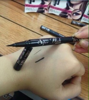 Bút Kẻ Mắt Dạ Mistine Super Black Eyeliner