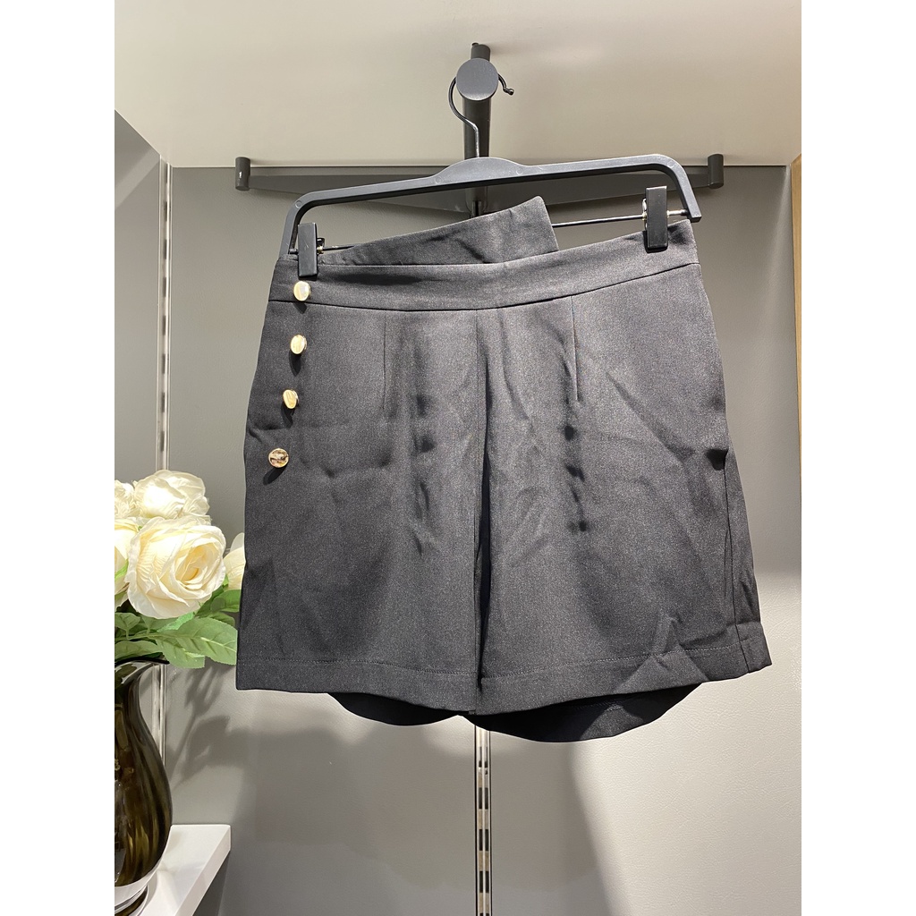 Quần short Vero Moda 3 màu 4 nút vàng