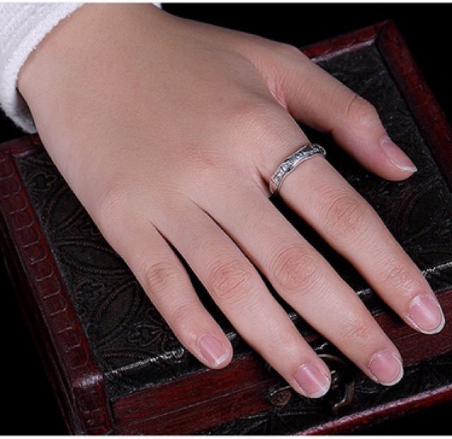 NHẪN KHÚC TRE KHẮC OM MANI PADME HUM