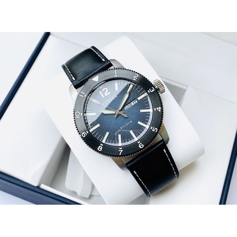 Đồng hồ nam dây da Citizen Eco Drive AW0078 08L