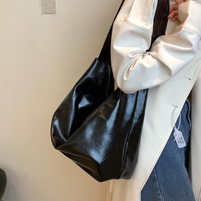 Túi đeo vai IELGY chất liệu mềm mại sức chứa lớn thời trang cho nữ