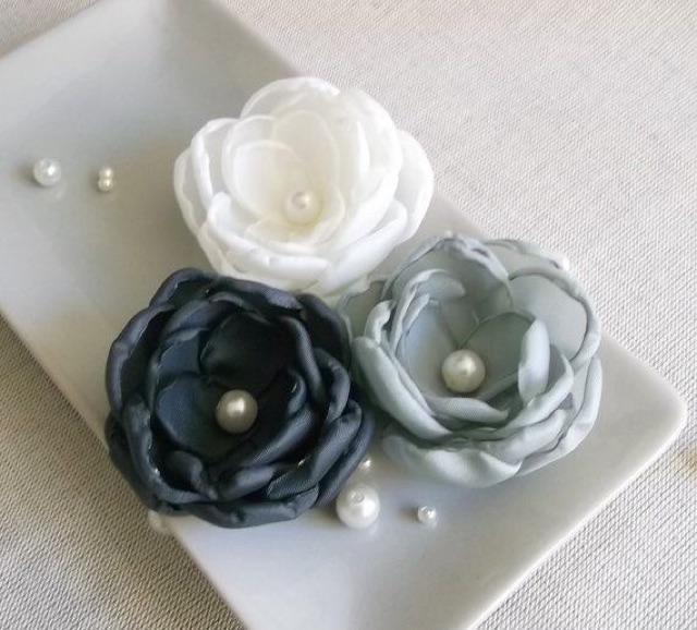 Hoa ruy băng đốt