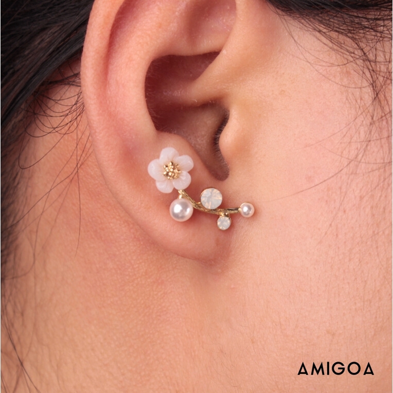 ✨✨Đôi bông tai hình hoa phối đính ngọc trai thời trang cho nữ