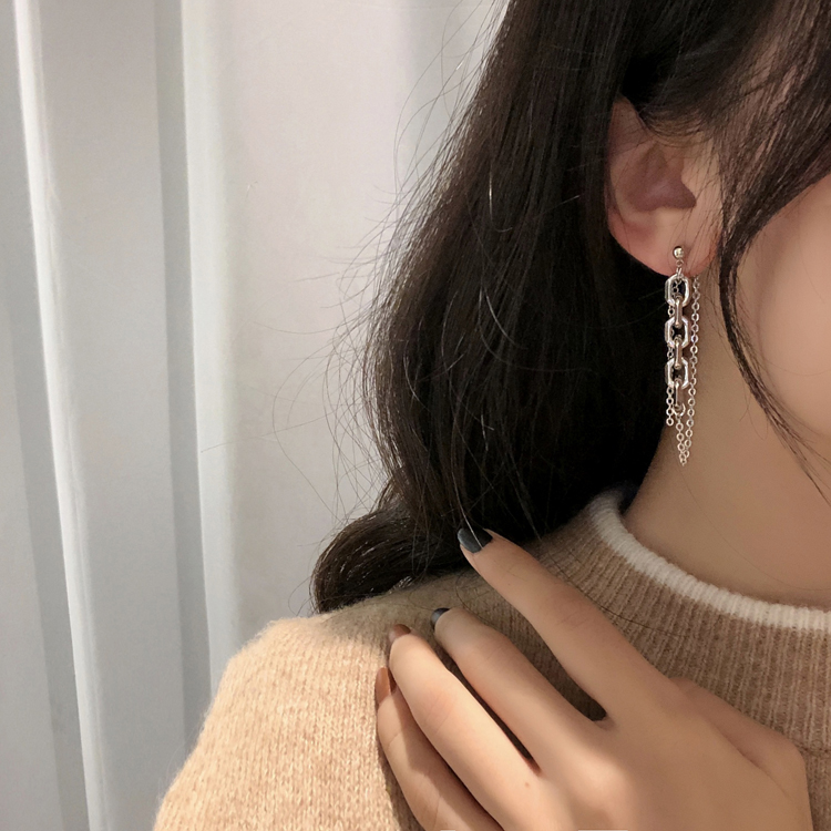 Khuyên tai dáng dài tạo hình độc đáo cho nữ