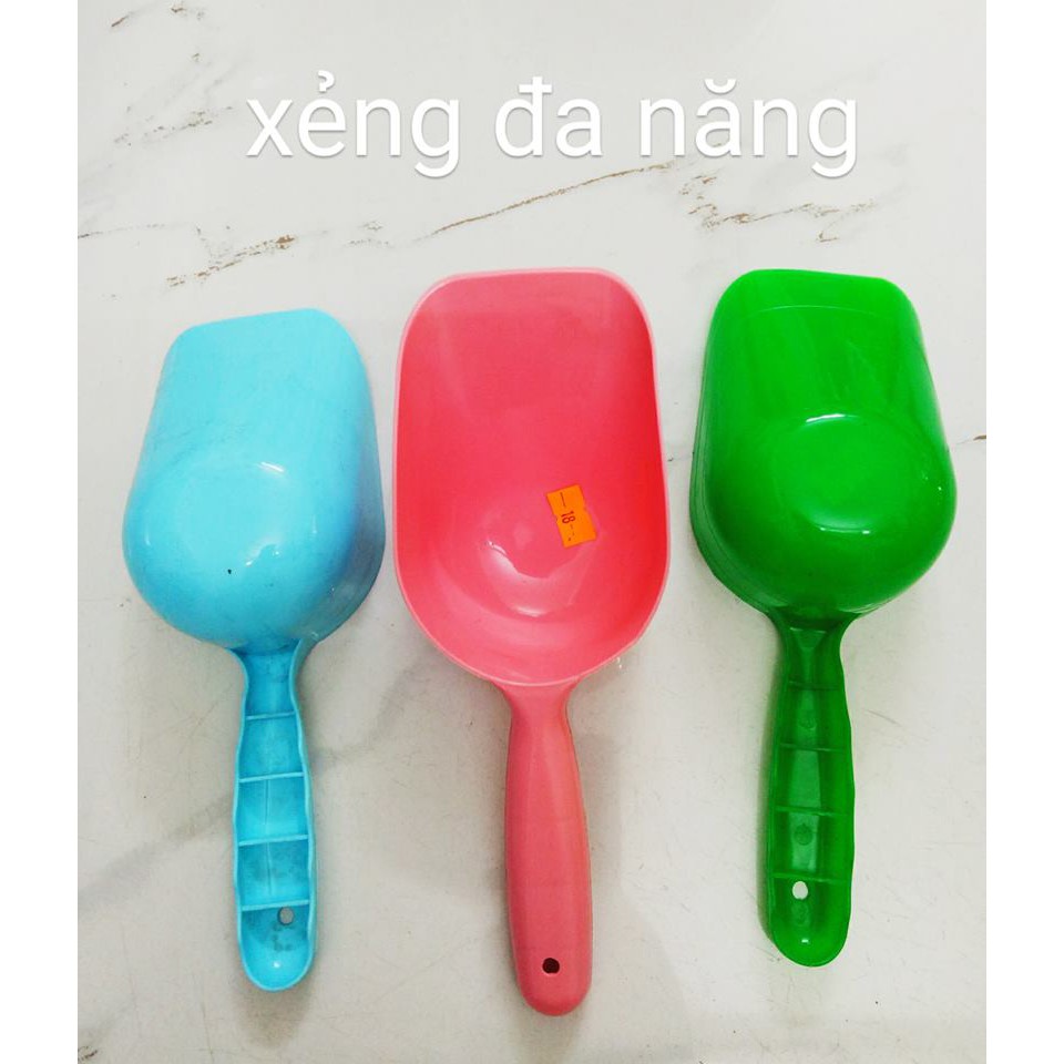 xẻng đa năng xúc thức ăn hay phân đều được dành cho mọi thú cưng chó mèo, thỏ, bọ, hamster,...