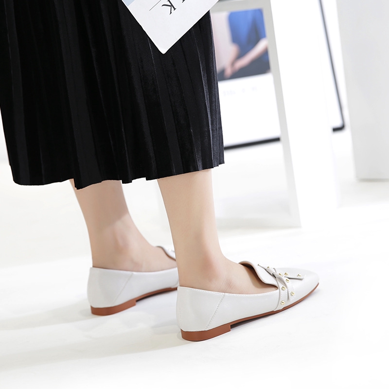 Giày Sandal Mũi Vuông Đính Đinh Tán Thời Trang Nữ