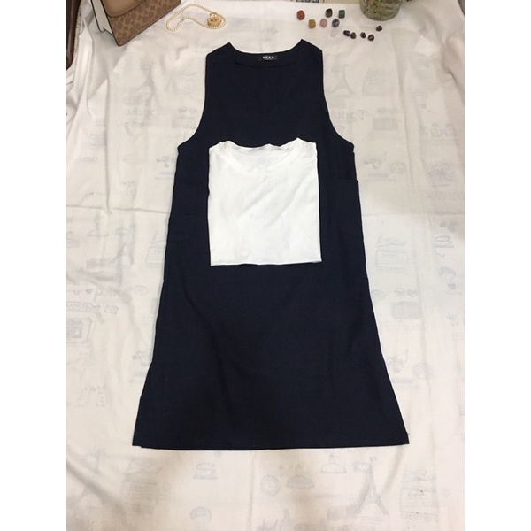 Đầm midi yếm sát nách trơn màu xanh và màu đen | BigBuy360 - bigbuy360.vn