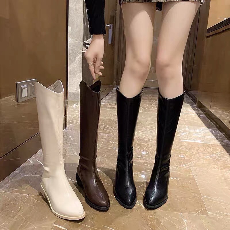 Boots nữ cổ V cao dưới đầu gối da mềm ôm chân mũi nhọn đế 5cm