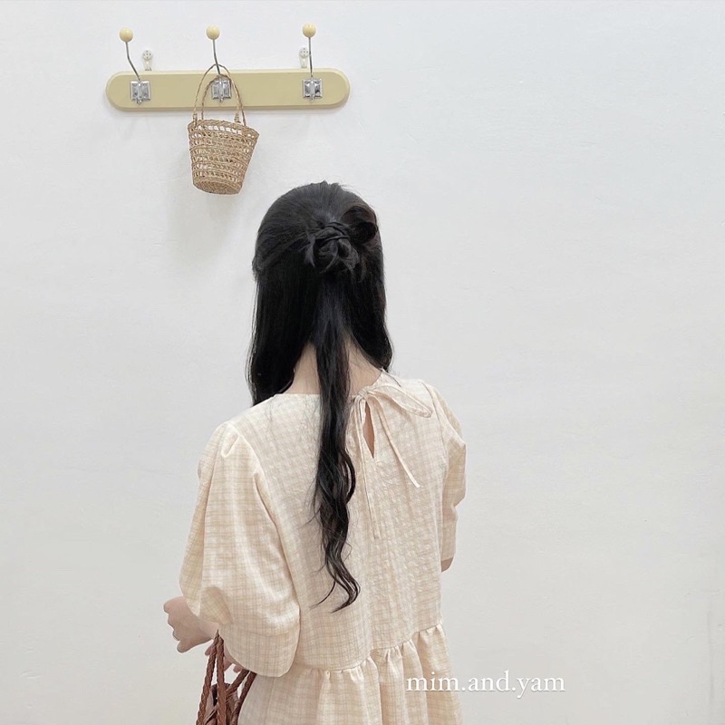 Váy kẻ caro nhỏ nơ buộc