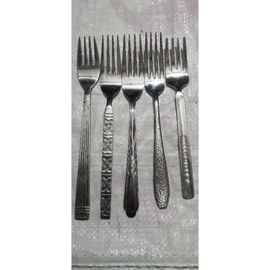 Bộ nĩa  inox 5 cái hoa văn rất đẹp , hàng nhật bãi , rất dầy , không rĩ sét