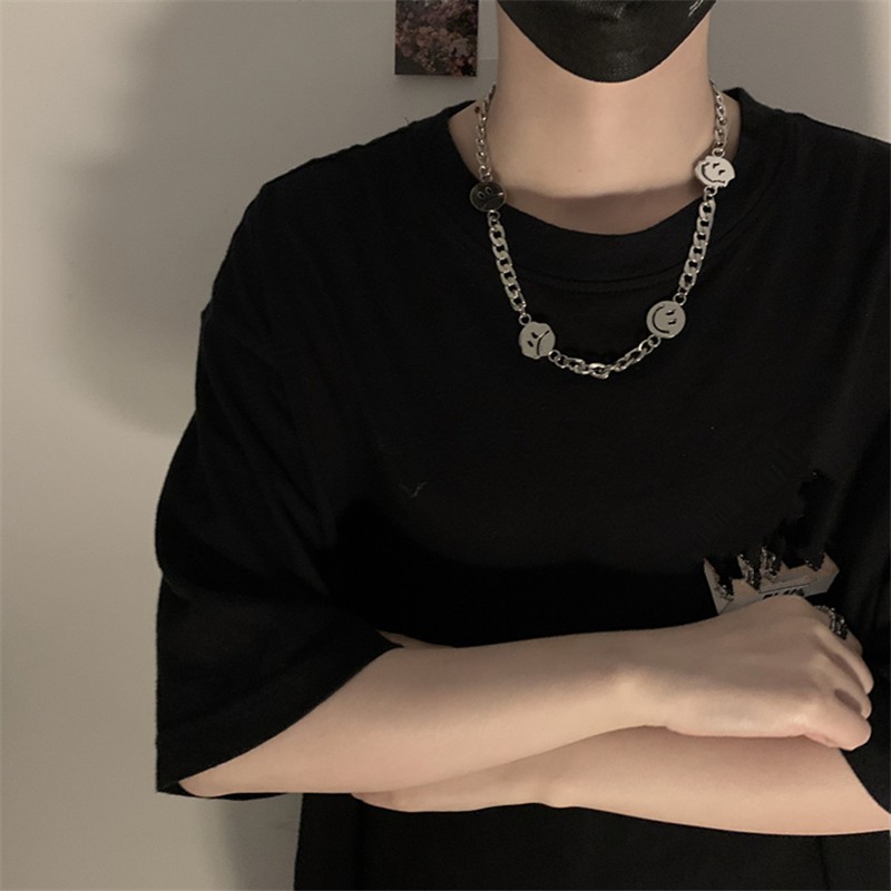 Vòng cổ gắn mặt hình mặt cười cá tính phong cách hip-hop thời trang