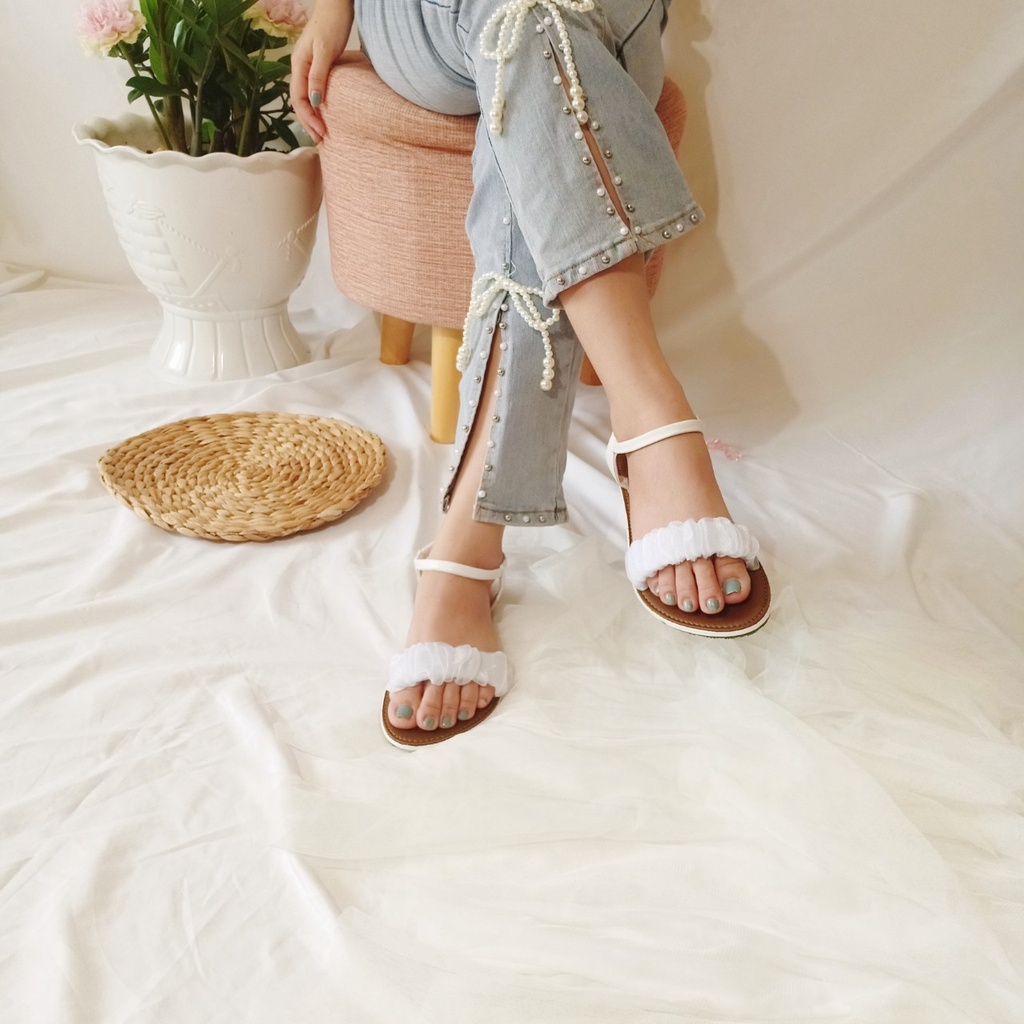 Giày sandal nữ đi học,đi chơi màu trắng vải phồng tiểu thư vintage