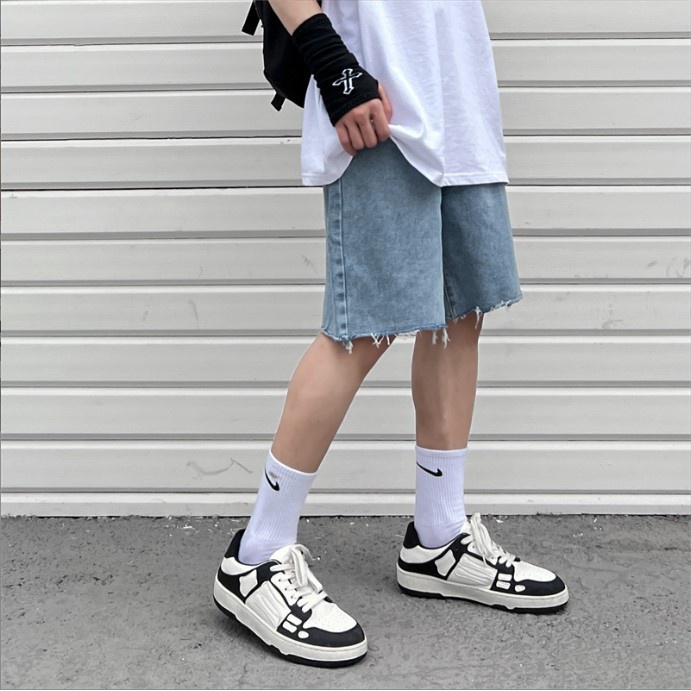 Quần short jean nam ống rộng màu xanh nhạt rách 01 Pon.mens