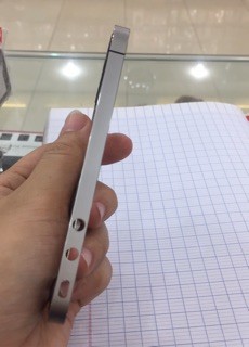 Khung sườn iphone 4g