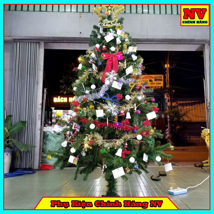 Cây thông giáng sinh 1m8, 1m5 trang trí noel cho nhà cửa, phòng khách, phòng ngủ hàng Việt Nam chất lượng cao