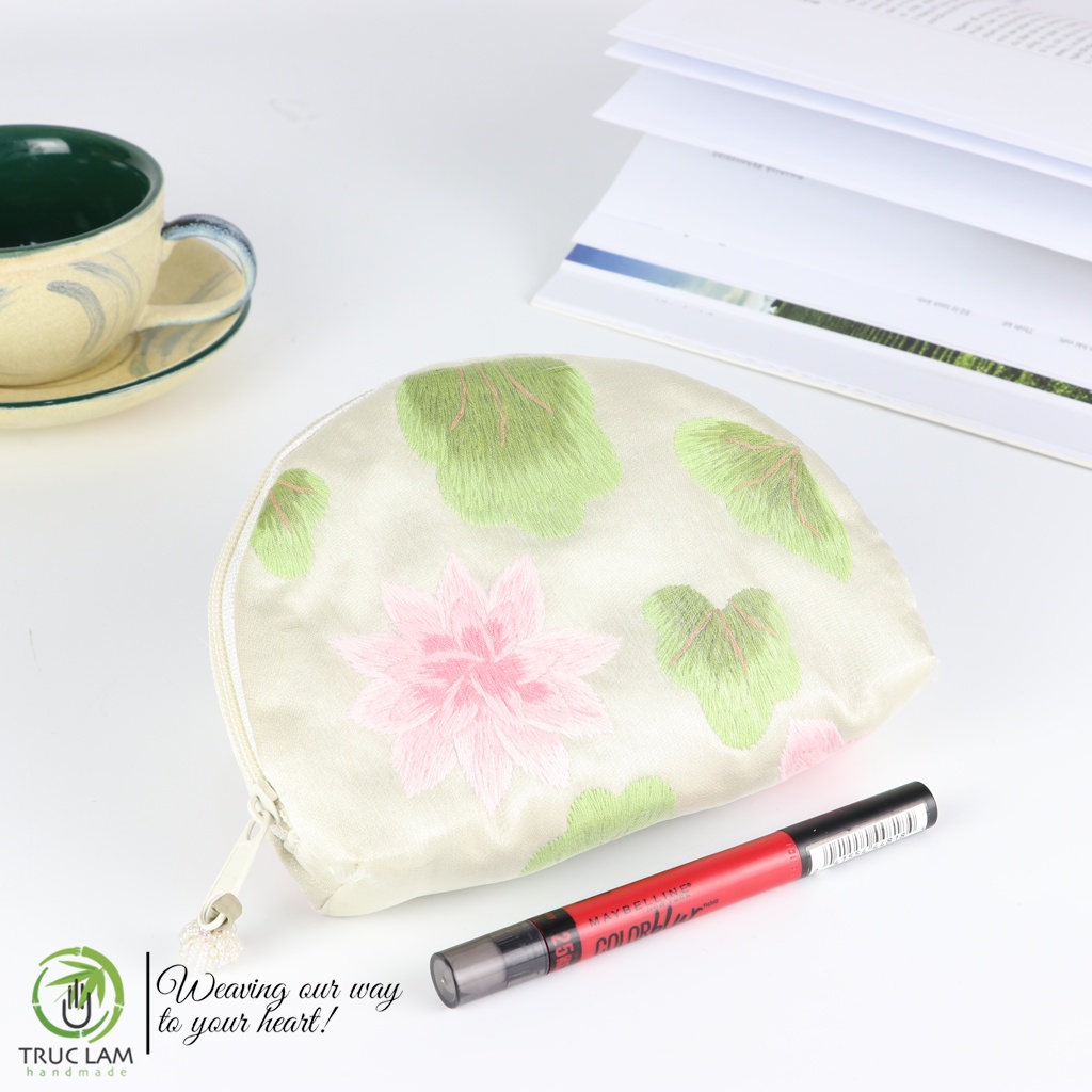 Ví Cầm Tay Túi Đựng Hình Bán Nguyệt Phủ Voan Họa Tiết Hoa Lá Thêu Tay - Trúc Lâm Handmade