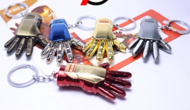 Móc khoá bàn tay iron man mầu ngẫu nhiên loại đẹp
