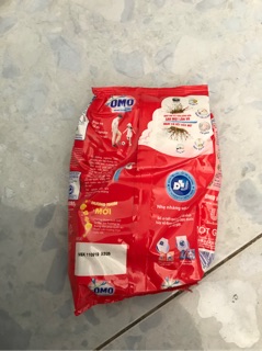 Bột giặt Omo đỏ 380g