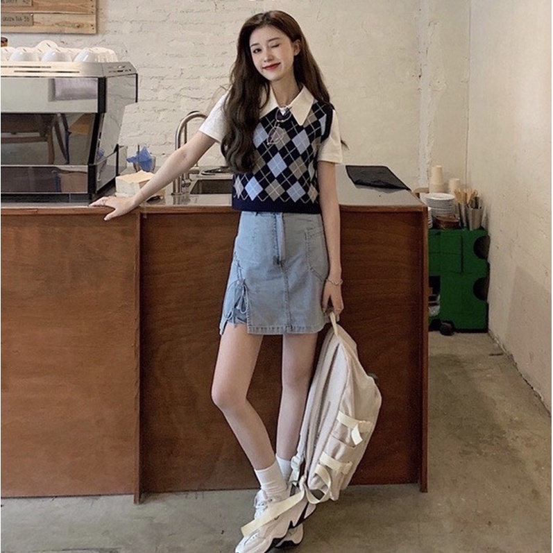 Áo gile len hoạ tiết sọc caro xanh đen phối sơ mi hot hit