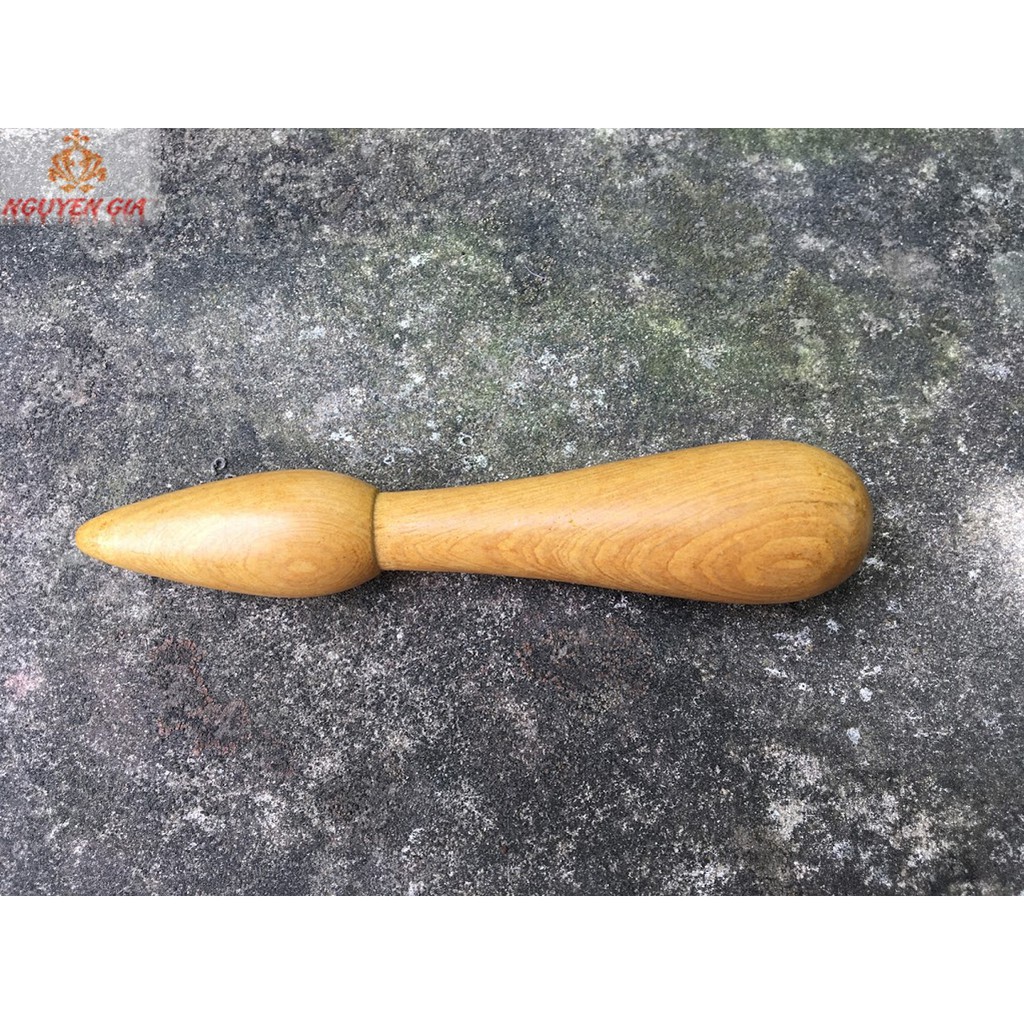 Cây massage day bấm huyệt bằng gỗ Bách thơm mát