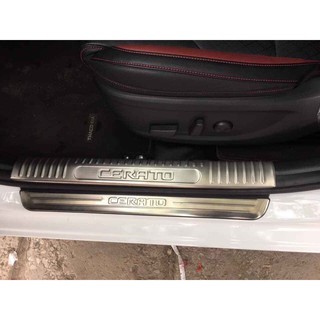 Ốp bậc cửa trong ngoài Kia Cerato 2016-2018 Bộ 8 miếng