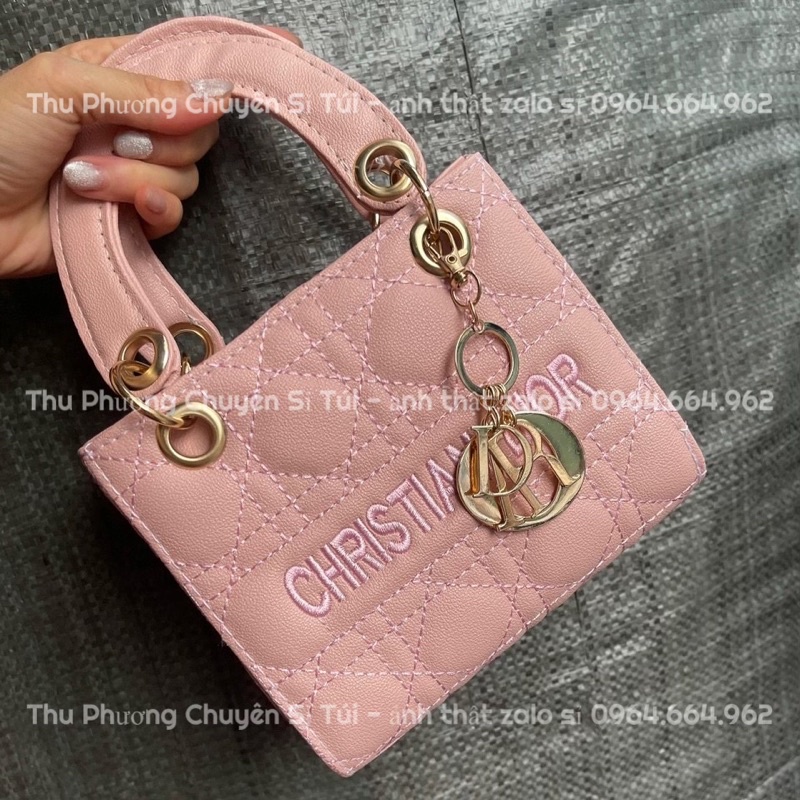 [Bán Rẻ Lấy 5*] Túi đi.or mẫu mới nhất  Túi vuông trần ô da lỳ size 20 cm sang chảnh, tặng kèm chùm tag treo (ảnh thật)