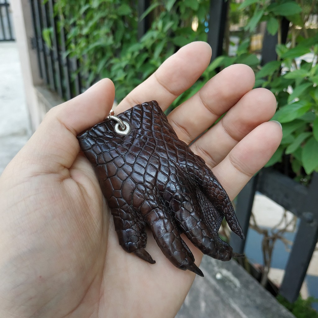 Móc khóa bàn tay cá sấu đẹp phong cách