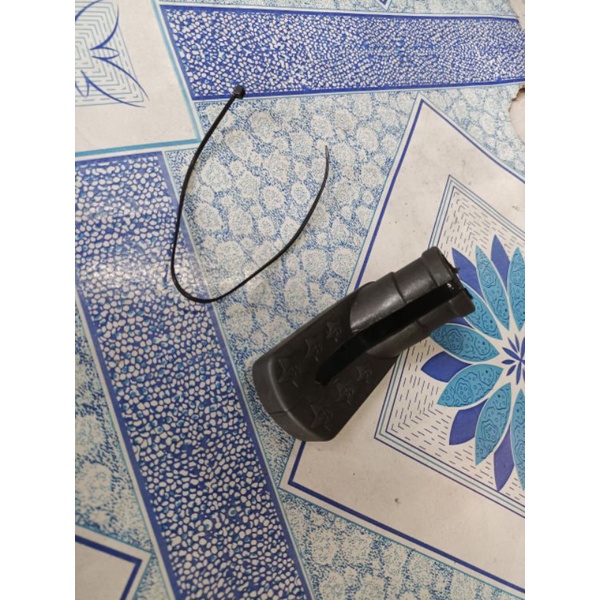 Cặp gác chân sau xe máy